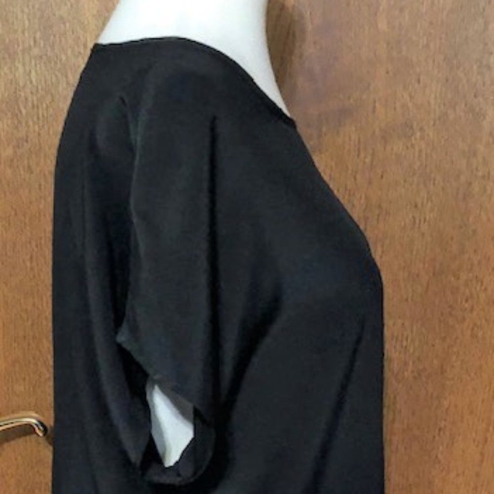 TWO (2) Lightweight Shell Tops - Picture 5 of 13